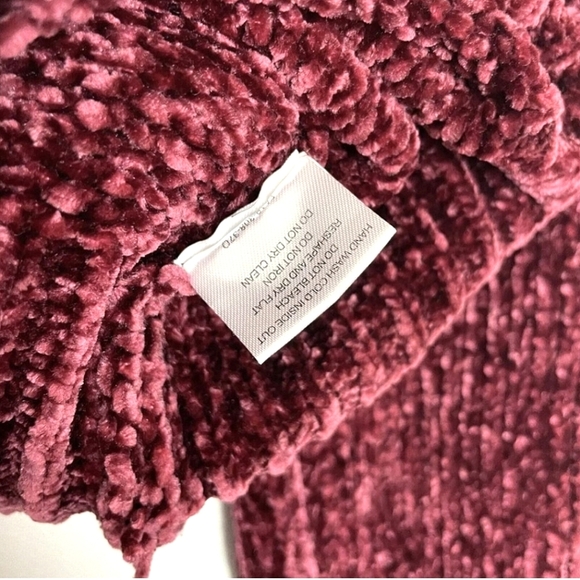 SOFT & Luxe! Altar’d State Chenille Feel Maroon Scalloped Bottom Sweater - Picture 9 of 10